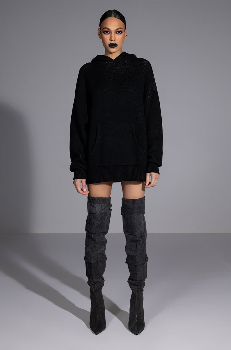 RUNWAY OVERSIZED HOODED SWEATER