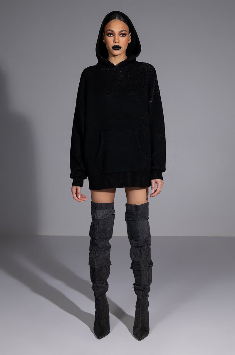 RUNWAY OVERSIZED HOODED SWEATER