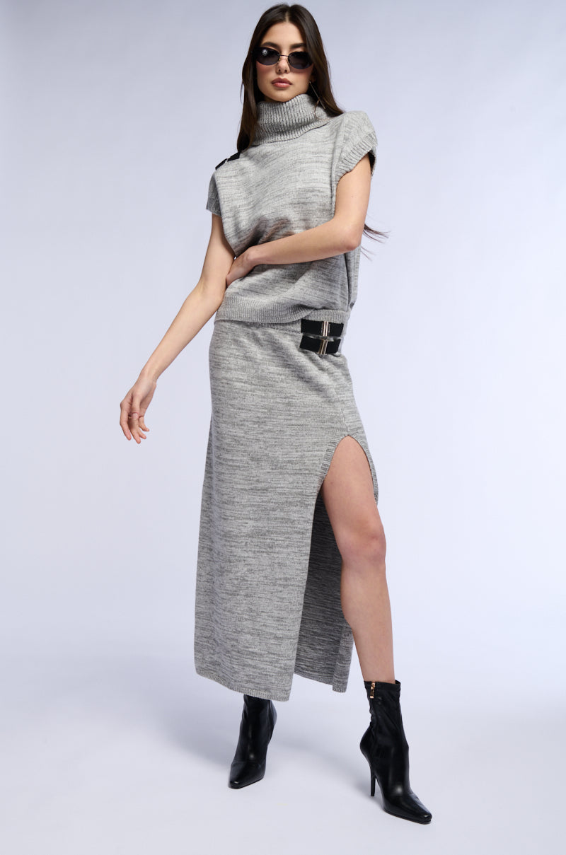 BUCKLE UP FRONT SLIT MIDI SWEATER SKIRT