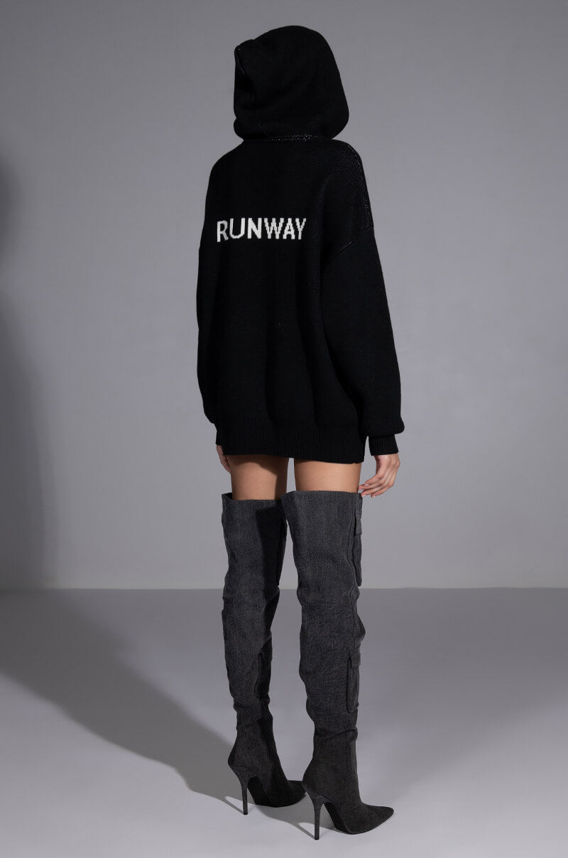 RUNWAY OVERSIZED HOODED SWEATER