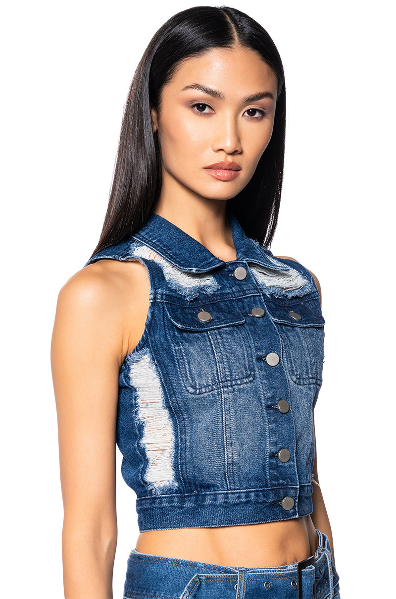 EVERYDAY FITTED DENIM VEST