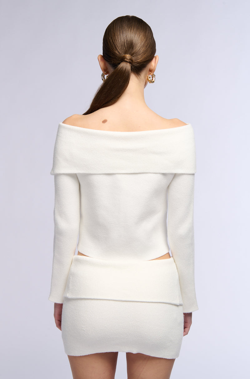 VIVI ZIP FRONT SWEATER IN WHITE