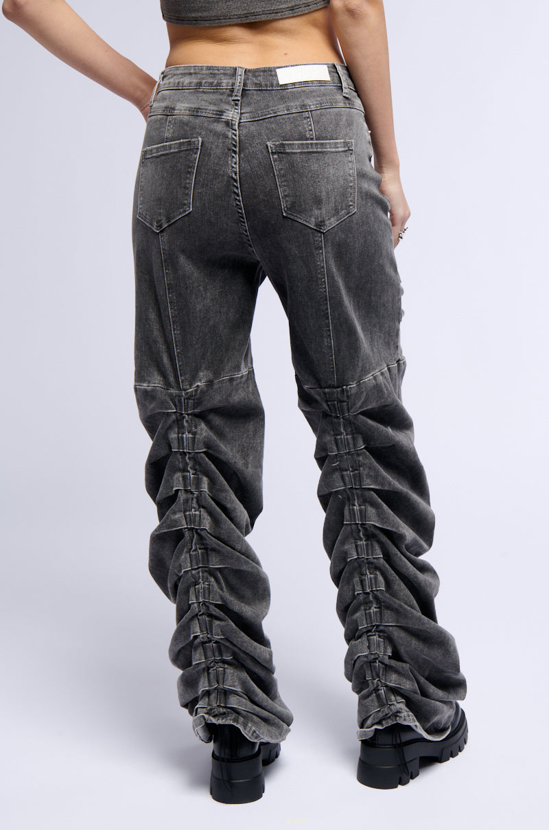 NEVER CHANGE RUCHED RELAXED FIT JEANS IN GRAY