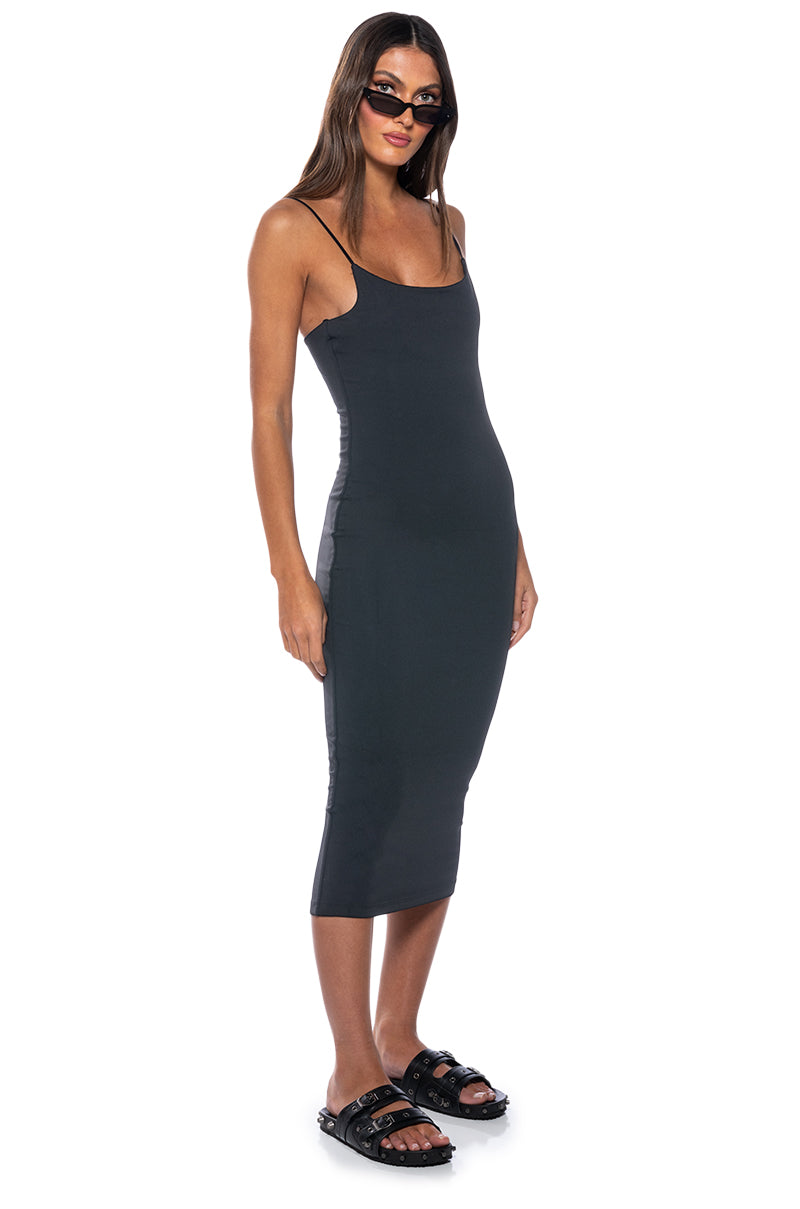 PAXTON SCOOP NECK SLEEVELESS MAXI DRESS