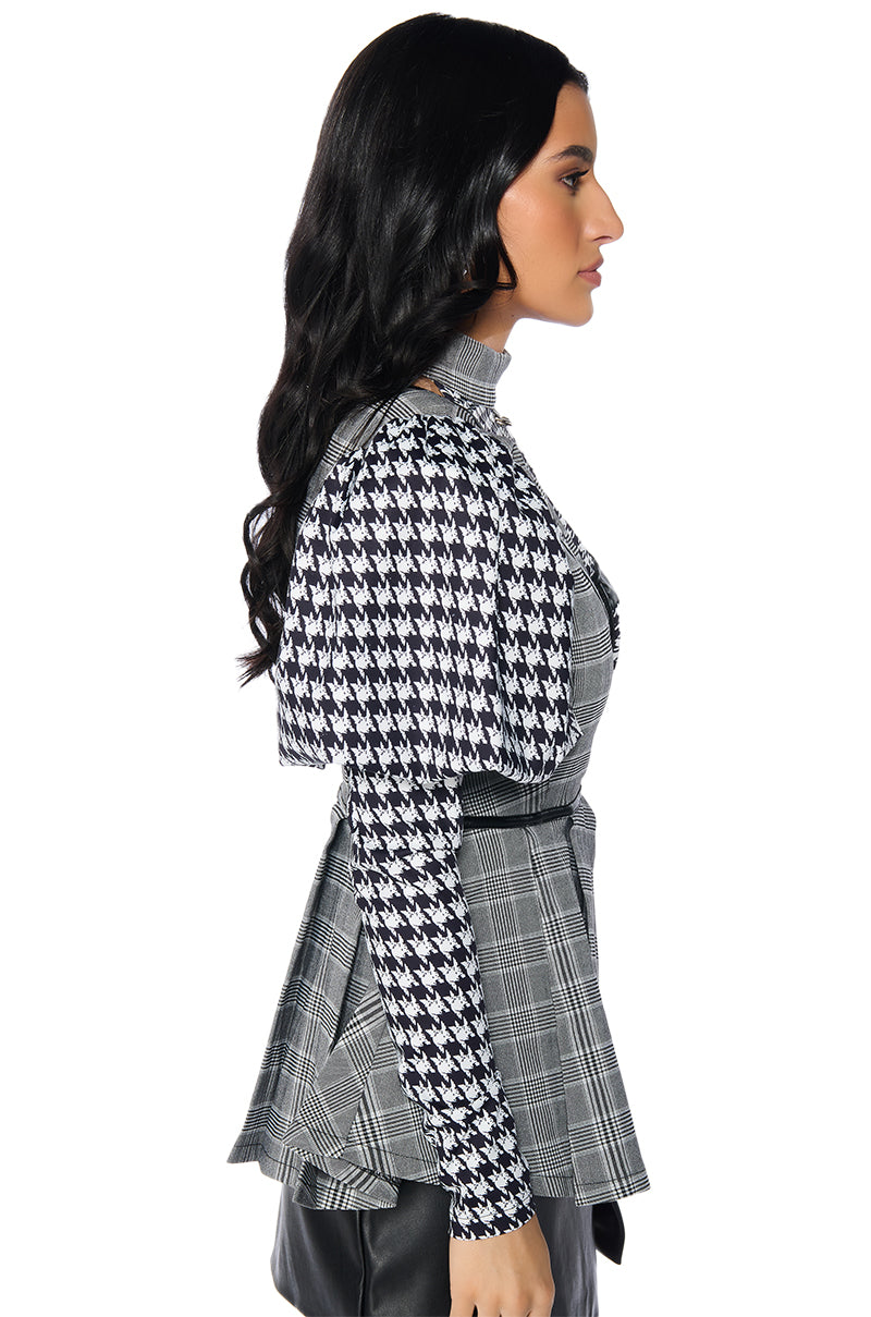 MIXED UP HOUNDSTOOTH PLAID SINGLE SLEEVE TOP