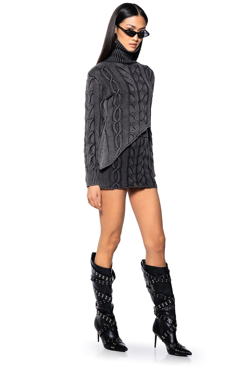 BUNDLED UP CHUNKY KNIT MINI SKIRT