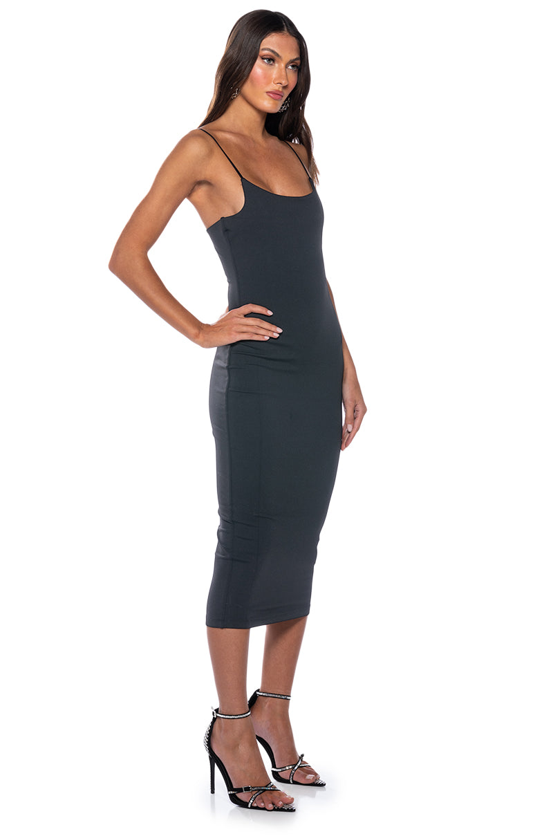 PAXTON SCOOP NECK SLEEVELESS MAXI DRESS