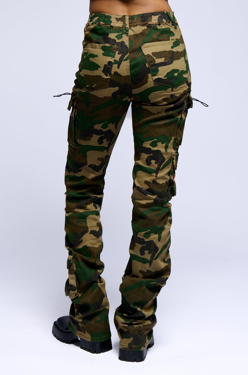 WOOD CAMO HIGH RISE STACKED PANTS