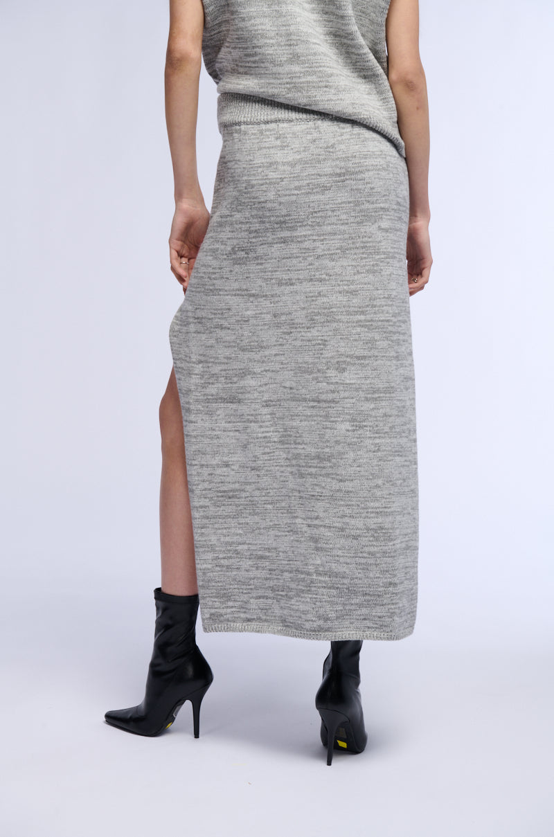 BUCKLE UP FRONT SLIT MIDI SWEATER SKIRT