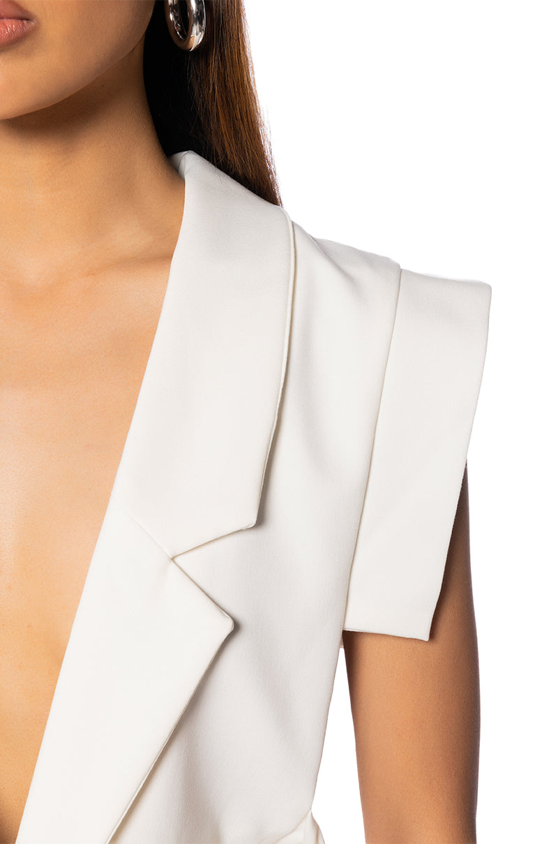 LEXIN CROP SELF TIE VEST IN WHITE