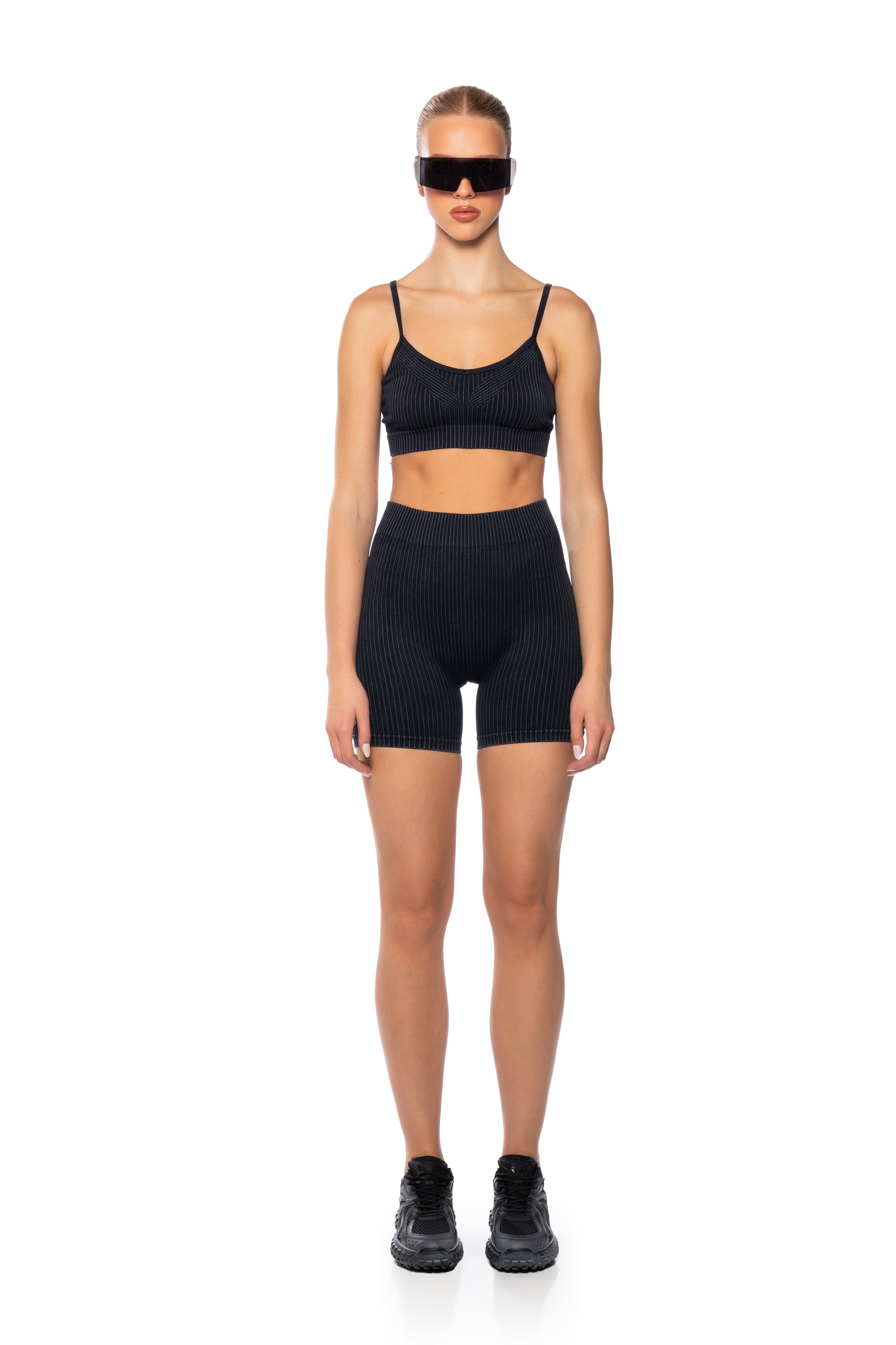 PAXTON LANEY SCOOP NECK CROP