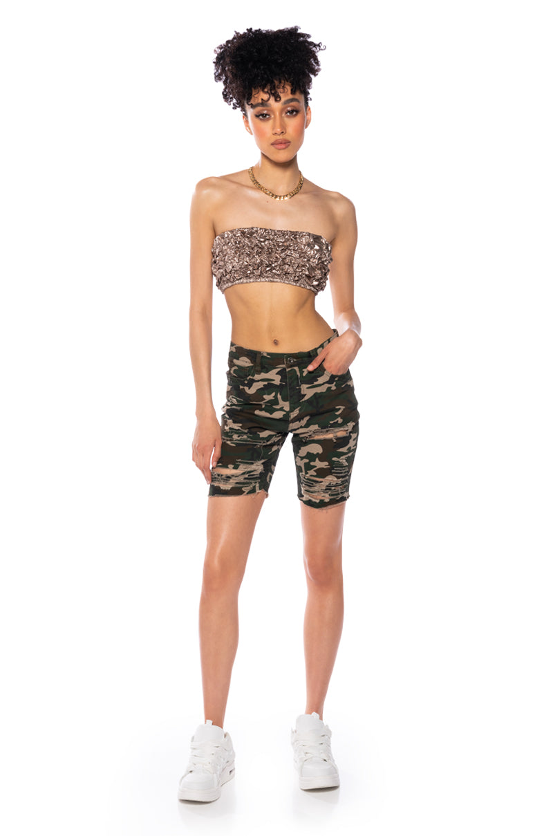 AT ATTENTION SHREDDED CAMO SHORT