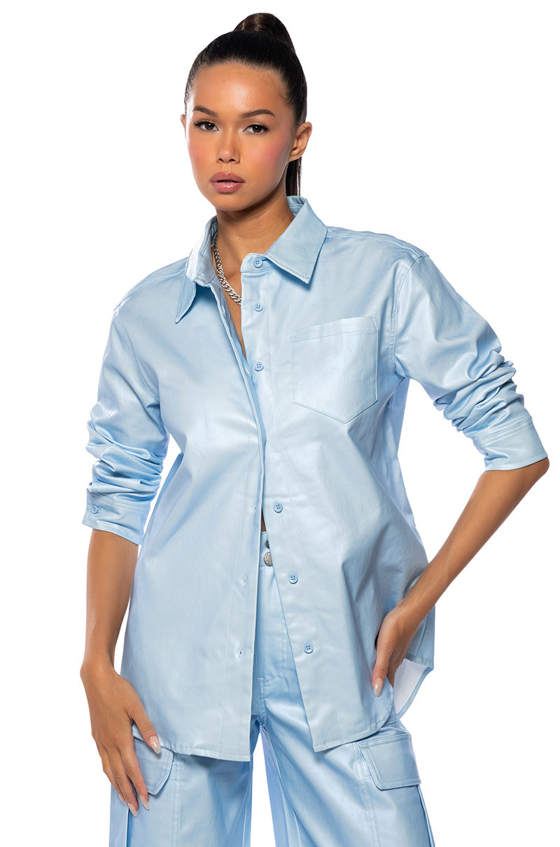 SEASIDE LOVERS BUTTON DOWN BLOUSE