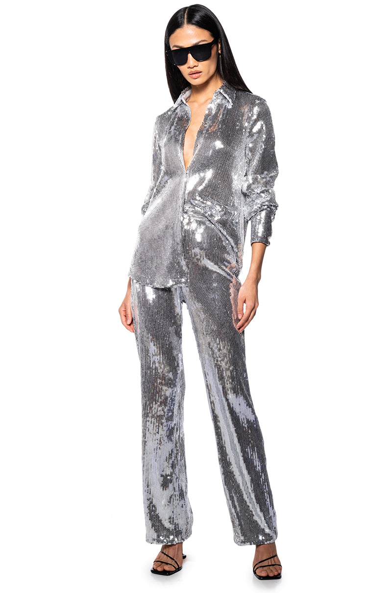 DISCO FEVER SEQUIN EMBELLISHED BUTTON DOWN TOP IN SILVER