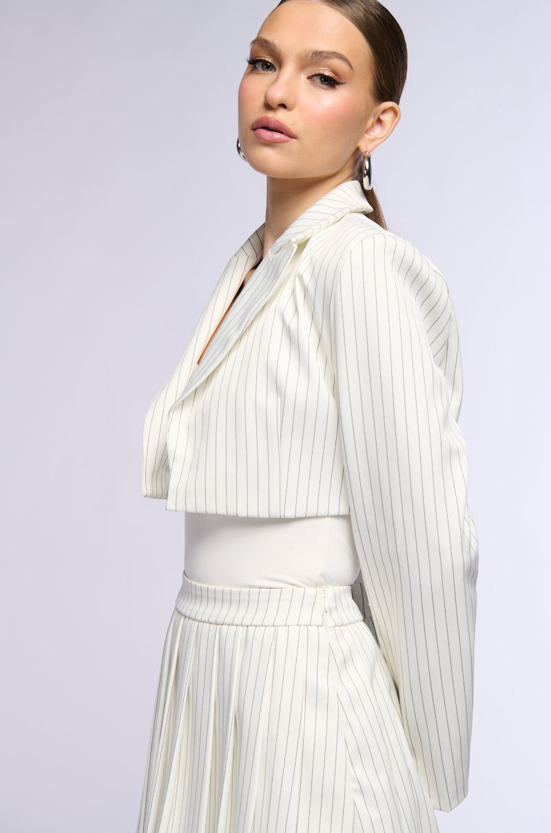 WHATS THE TEA PINSTRIPE CROP BLAZER IN WHITE