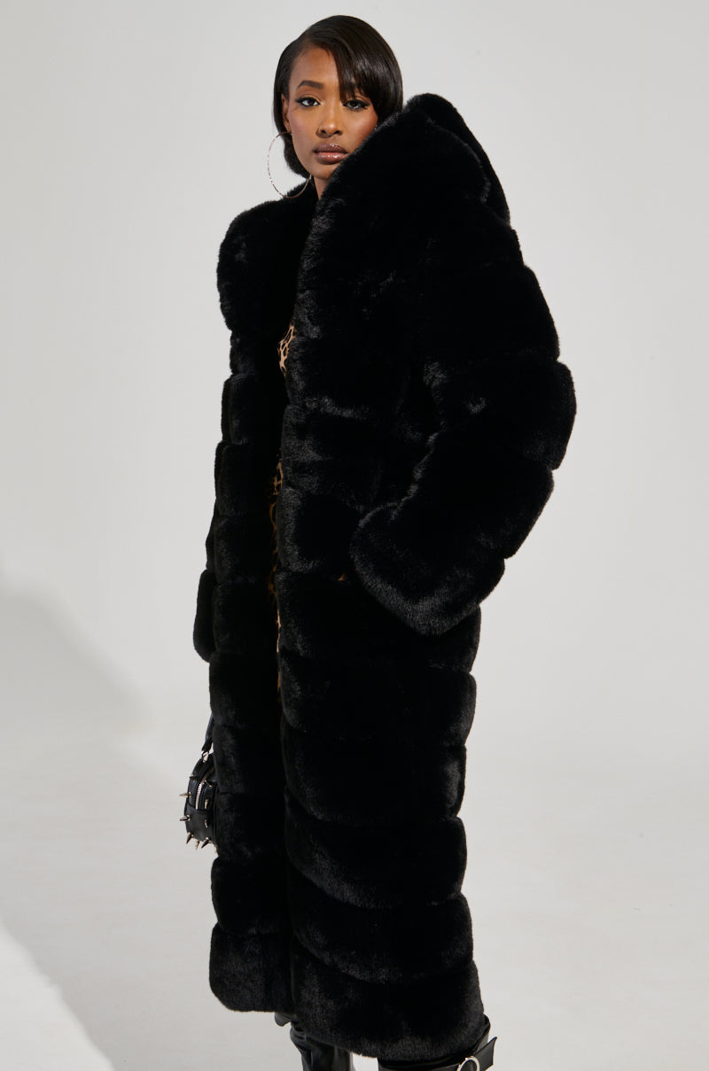 FAUX FUR PANEL HOODED TRENCH IN BLACK