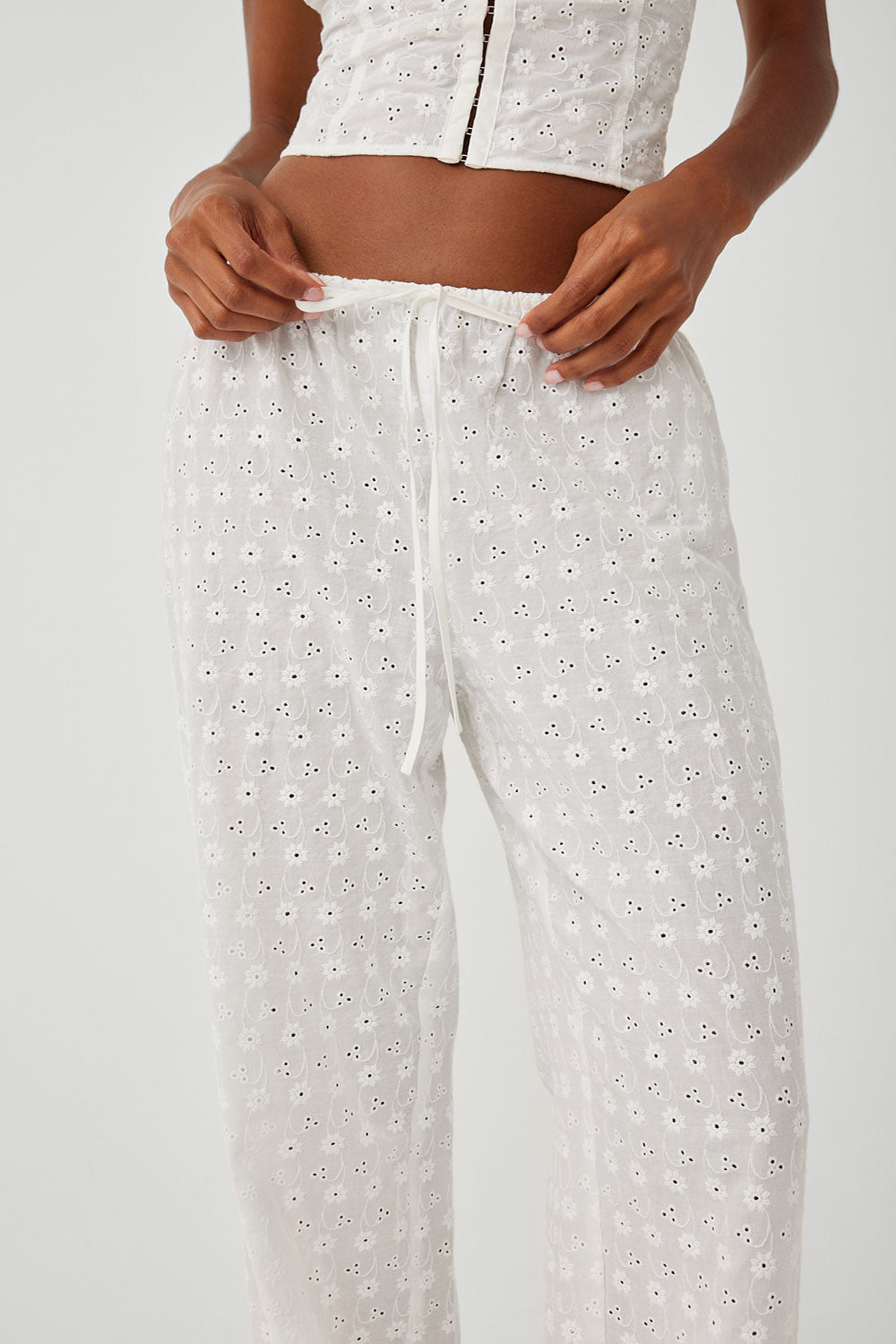 Daisy Eyelet Low Rise Pant - White