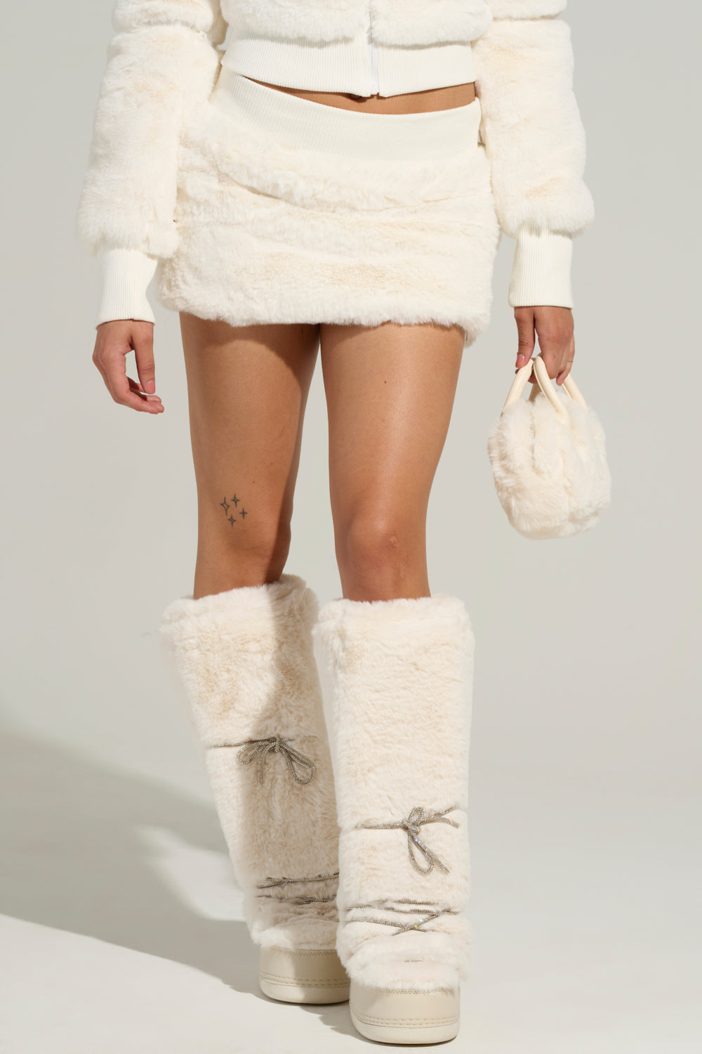 COLDEST WINTER FUR MINI SKIRT IN WHITE