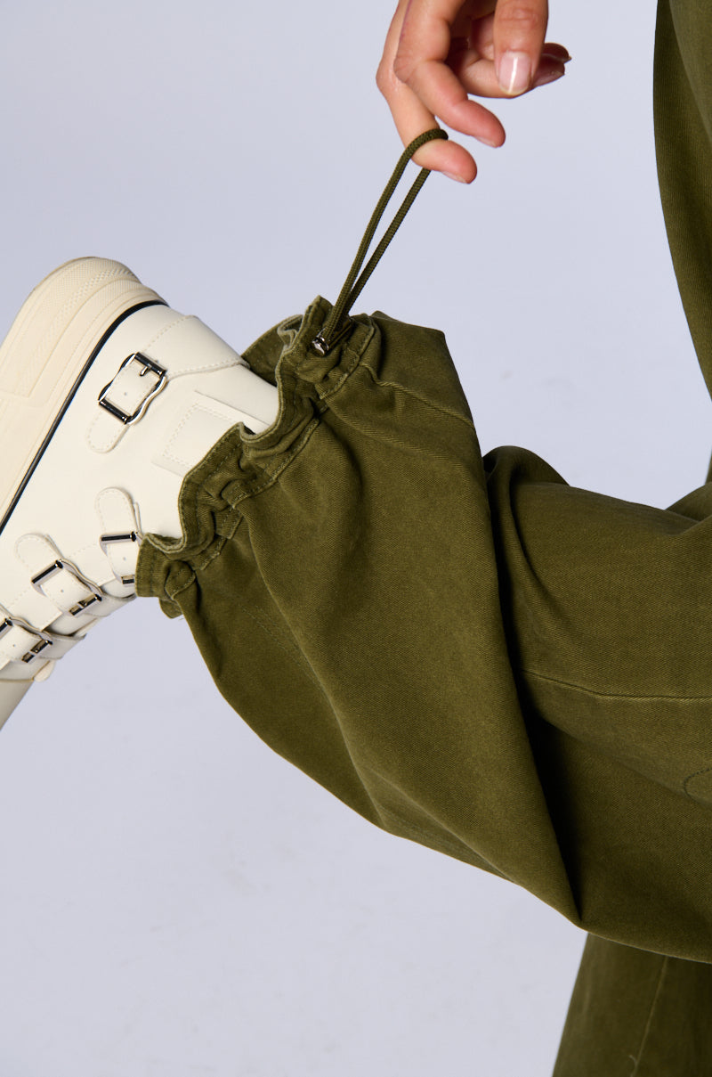 CALM DAY FLEX JOGGER IN OLIVE