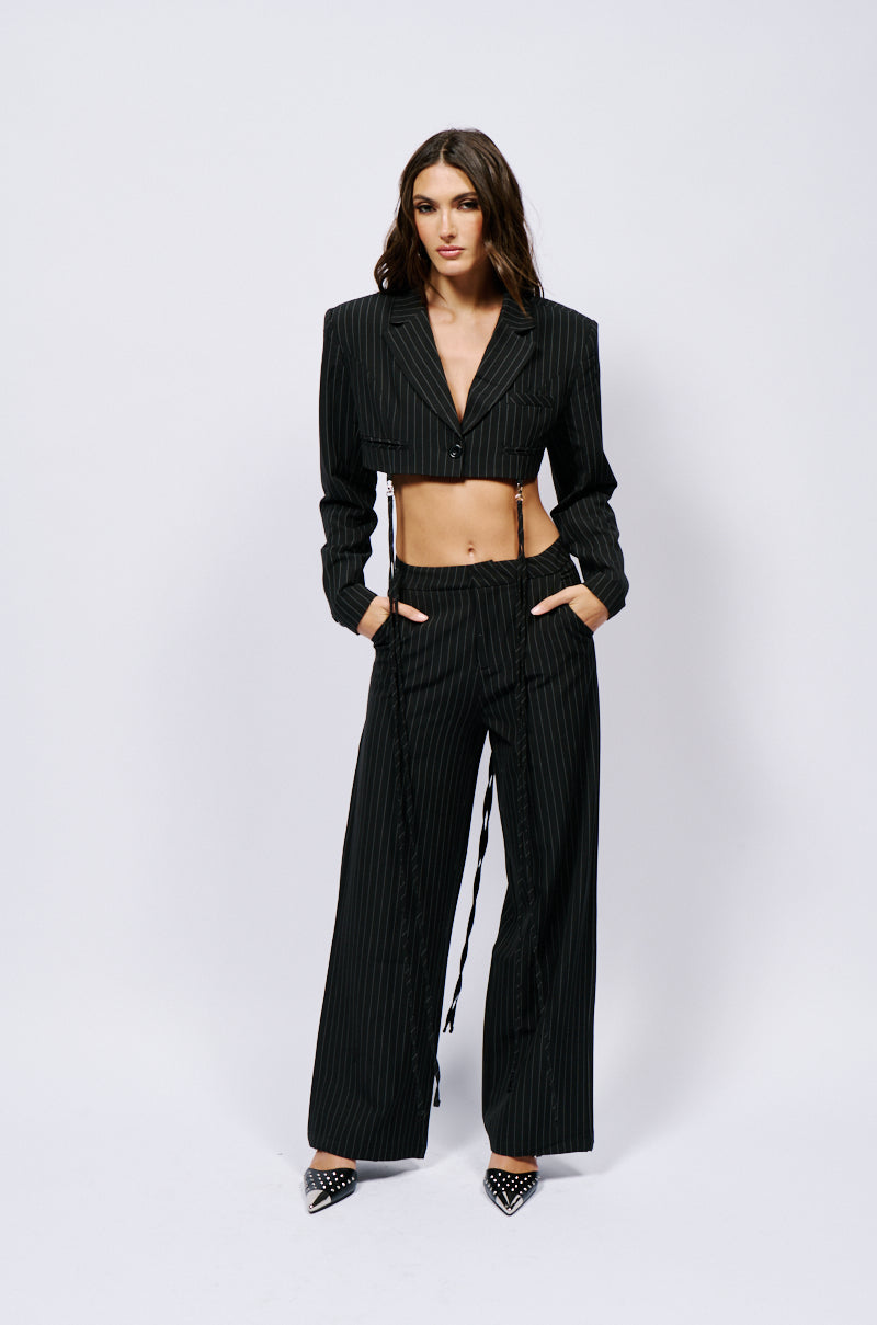 OVER THE TOP CROPPED BLAZER IN BLACK