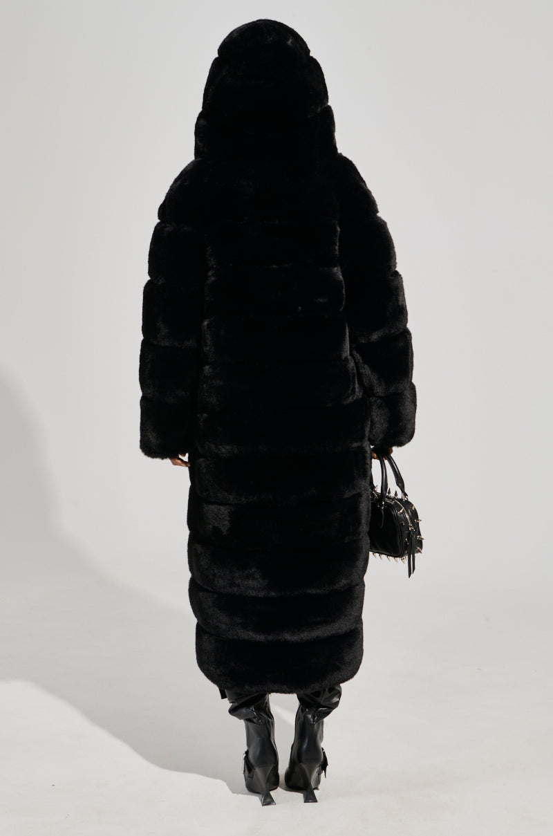 FAUX FUR PANEL HOODED TRENCH IN BLACK