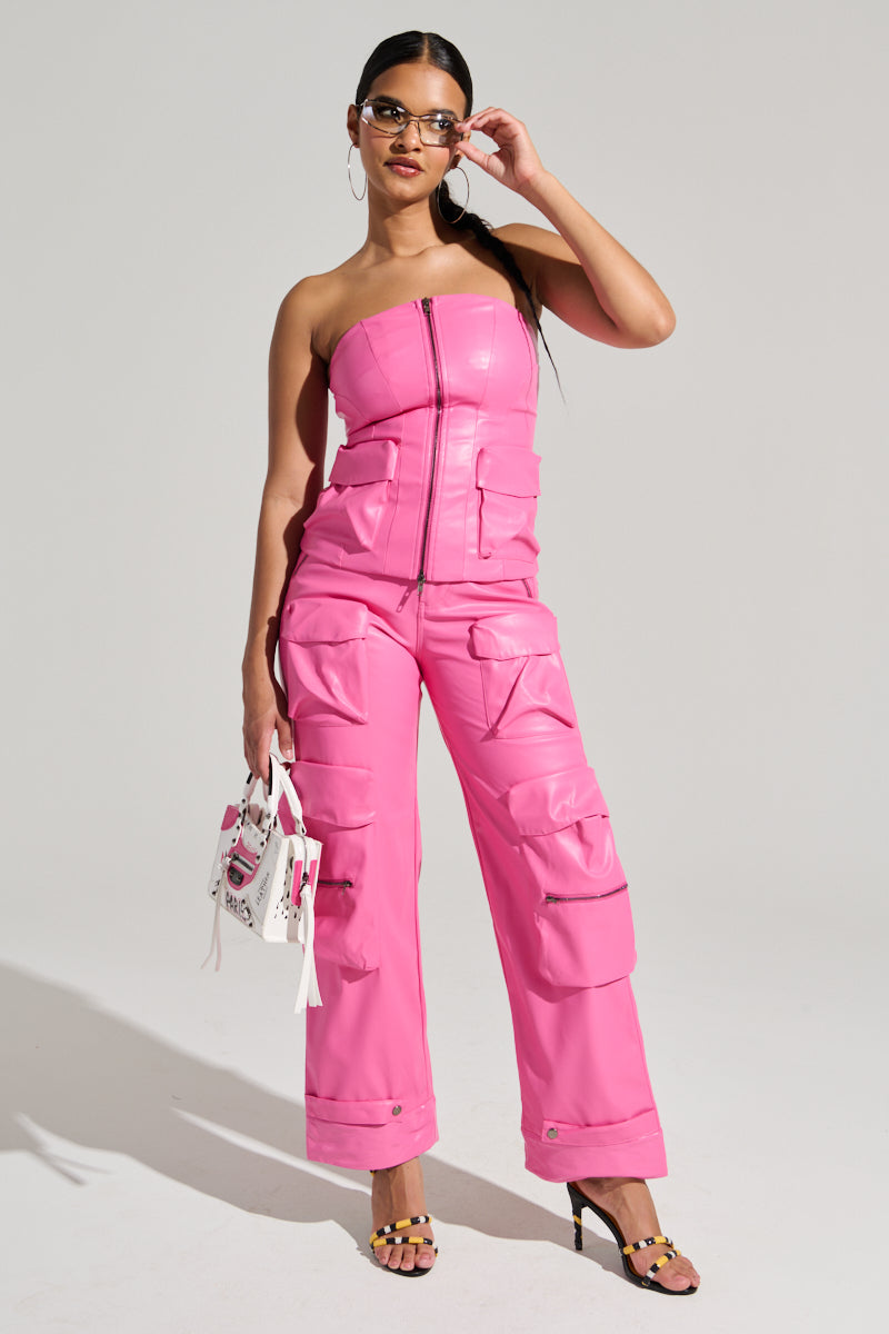 BUBBLEGUM SHORTY CARGO PANT IN PINK