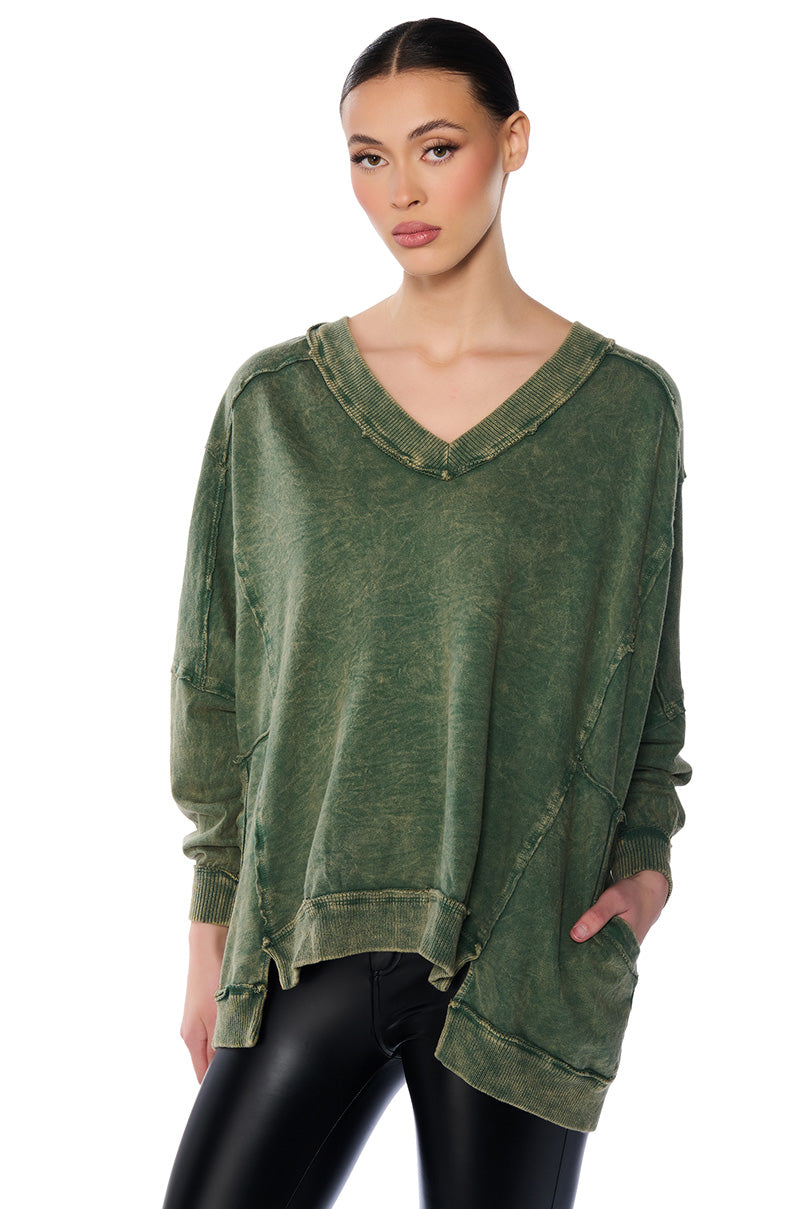 ARIA OVERSIZED V NECK SWEATSHIRT