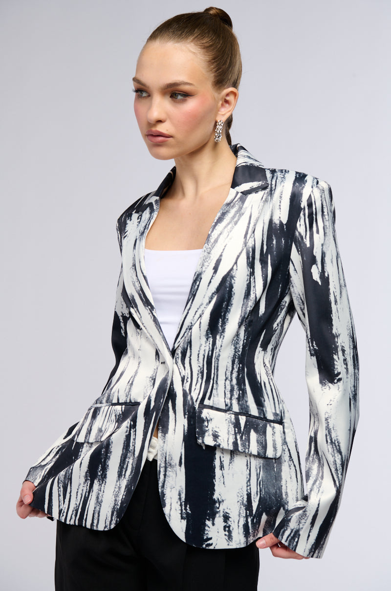 SATIN SCRIBBLE PRINT BLAZER