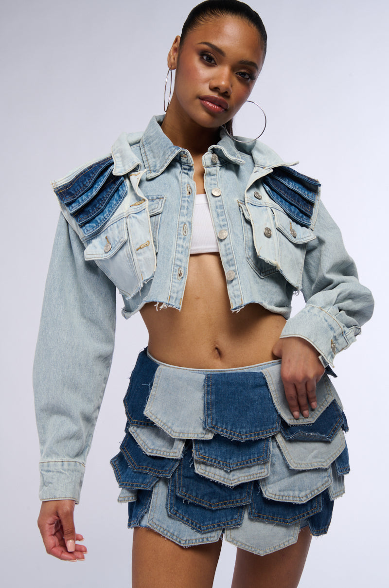 EVERYONE LOVES POCKETS DENIM CROP JACKET