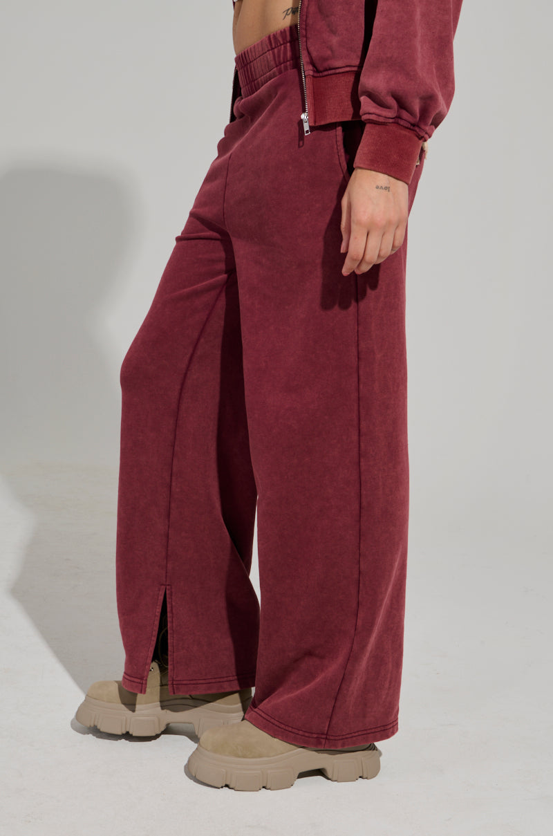 GRAPHIC LANGUAGE MINERAL WASH SWEAT PANT IN BURGUNDY