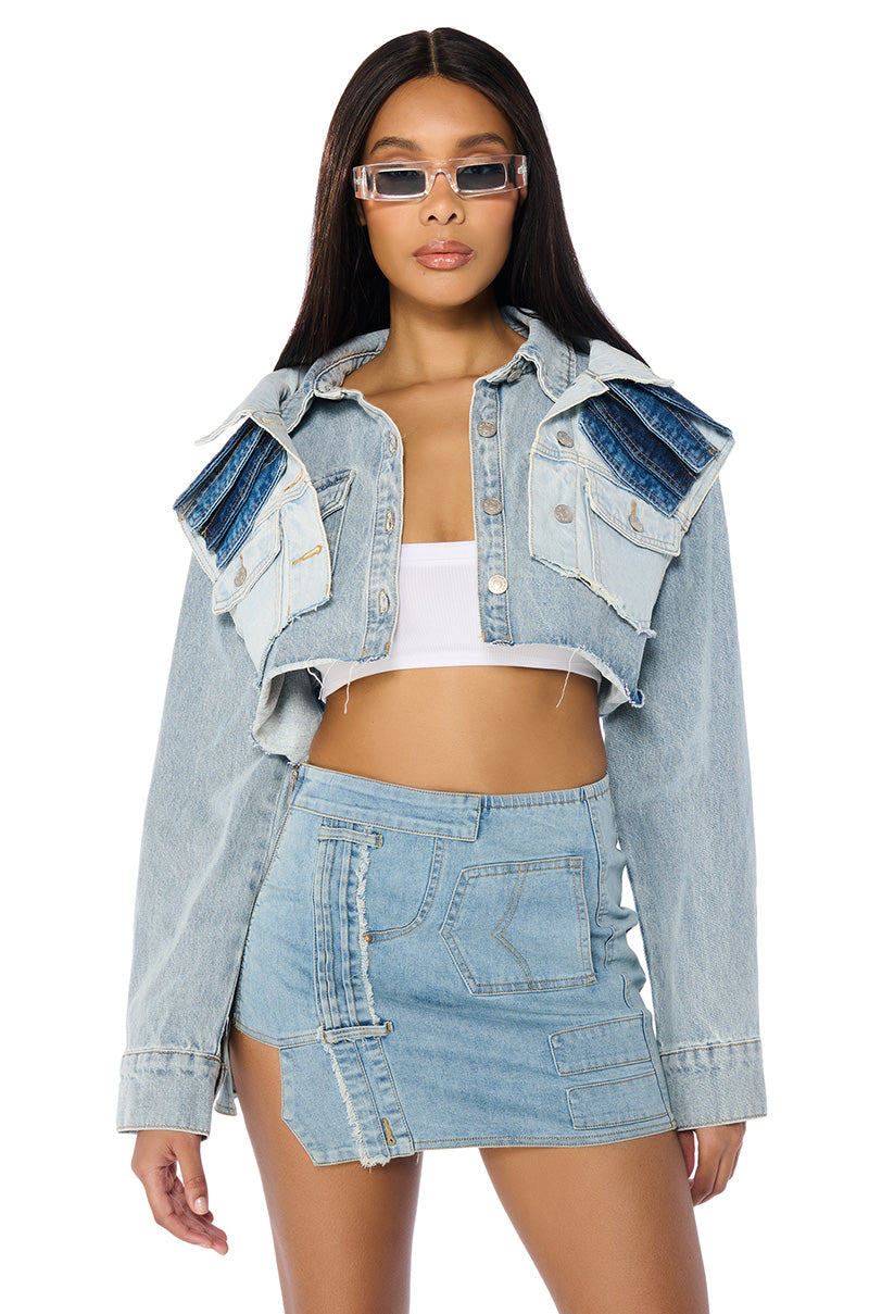 EVERYONE LOVES POCKETS DENIM CROP JACKET