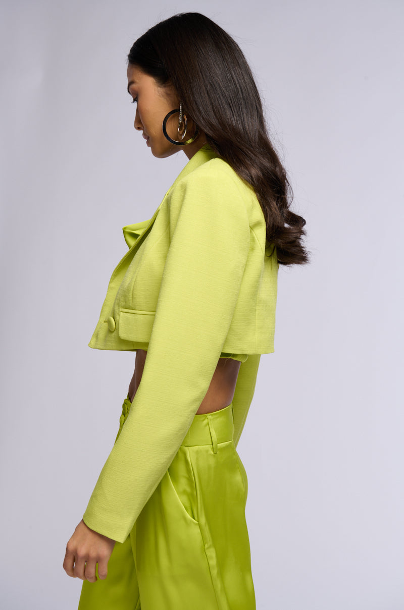 EVERYWHERE CROPPED SPRING BLAZER IN LIGHT GREEN