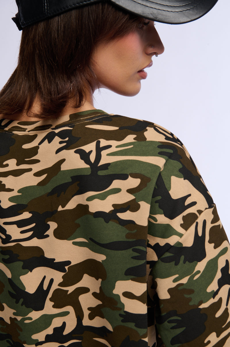 LIFT ME UP SHORT SLEEVE CAMO CROPPED SHIRT