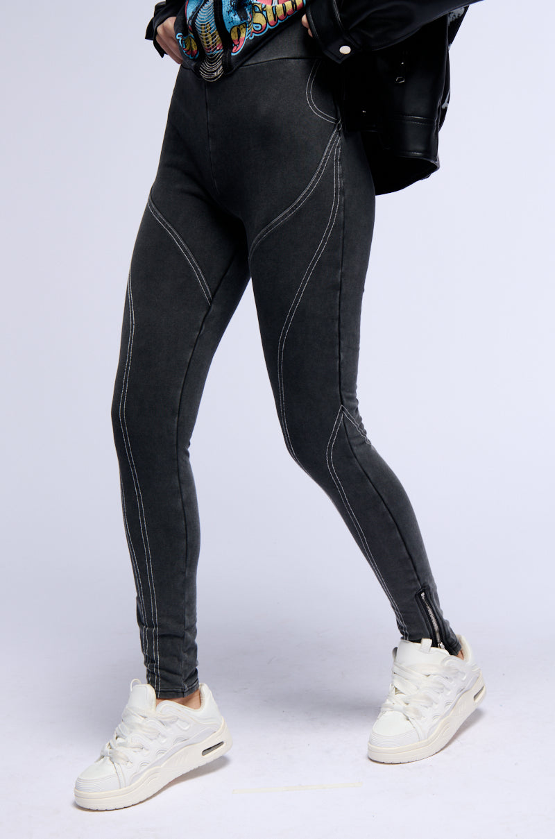 NIKKI CONTRAST LEGGING