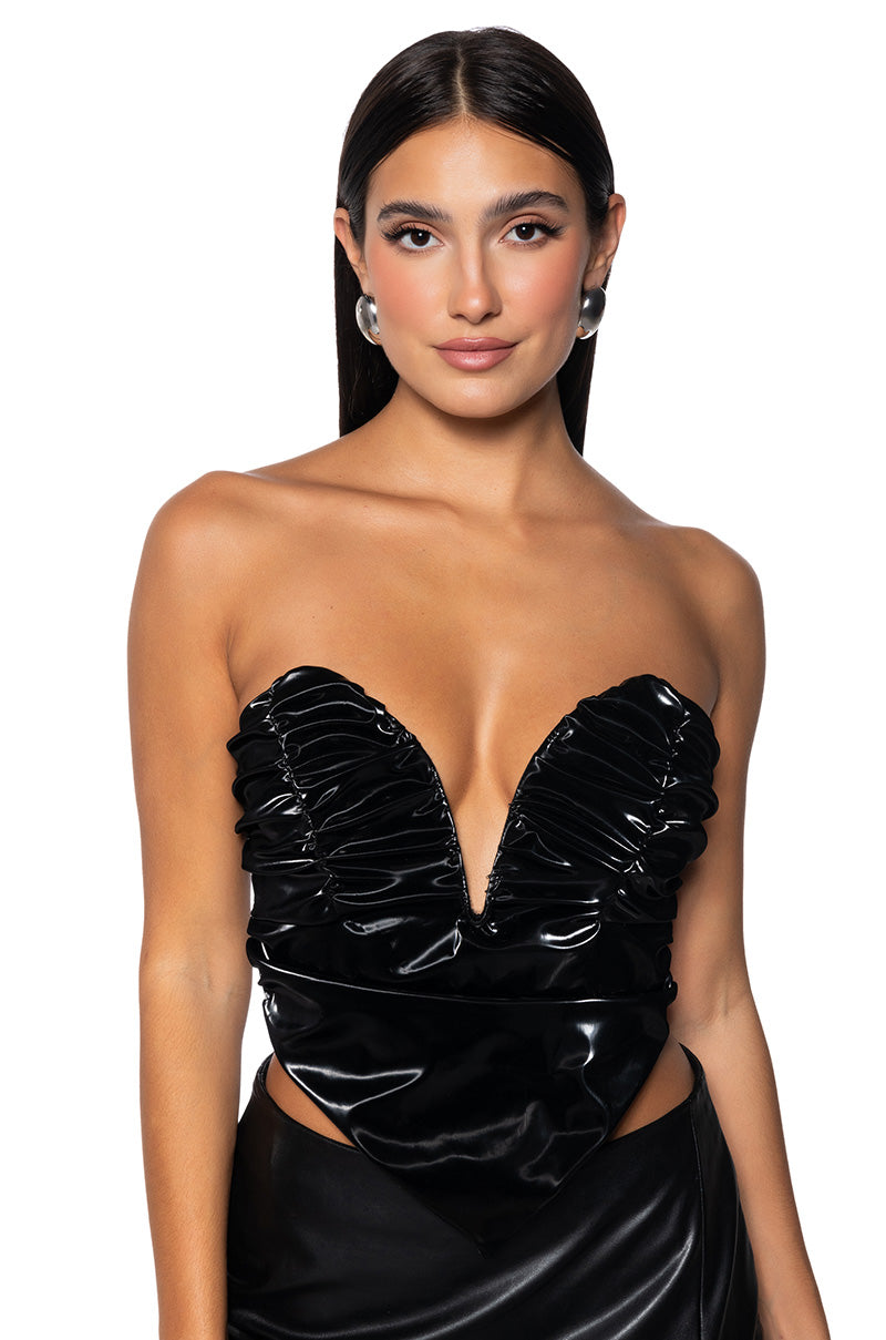 LONDON LIGHTS RUCHED FAUX LEATHER SWEETHEART NECKLINE CORSET