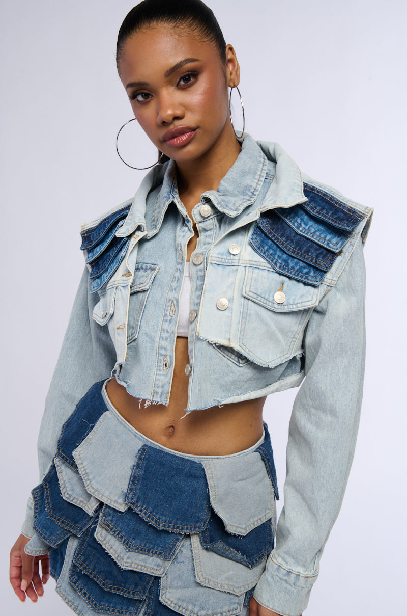 EVERYONE LOVES POCKETS DENIM CROP JACKET