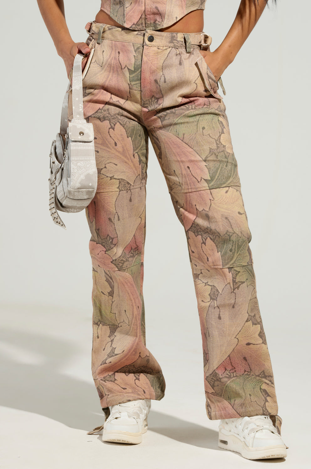 SEASONAL AWAKENING PRINTED JEANS