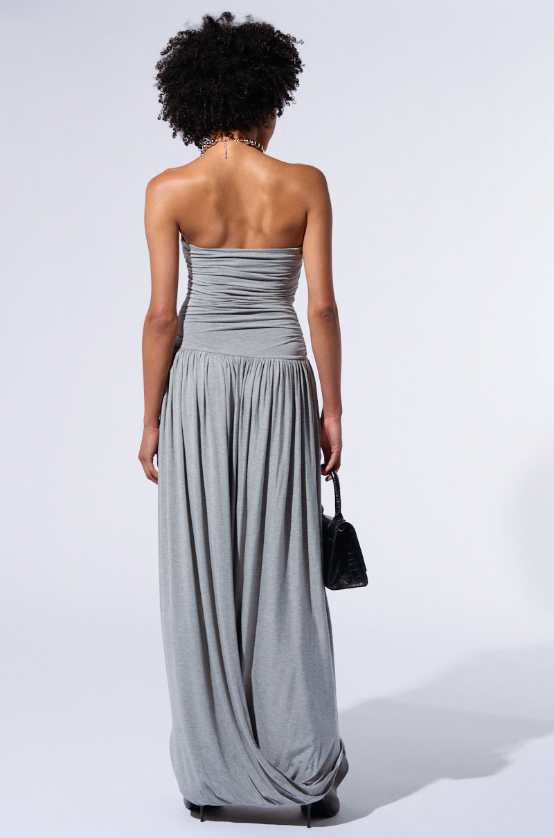 IT'S GIVING GODDESS KNIT MAXI DRESS