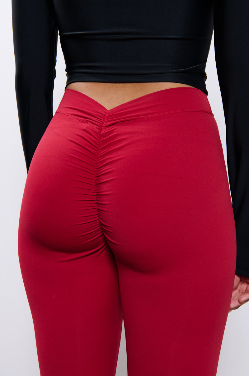 ON THE RUN RUCHED LEGGING IN RED