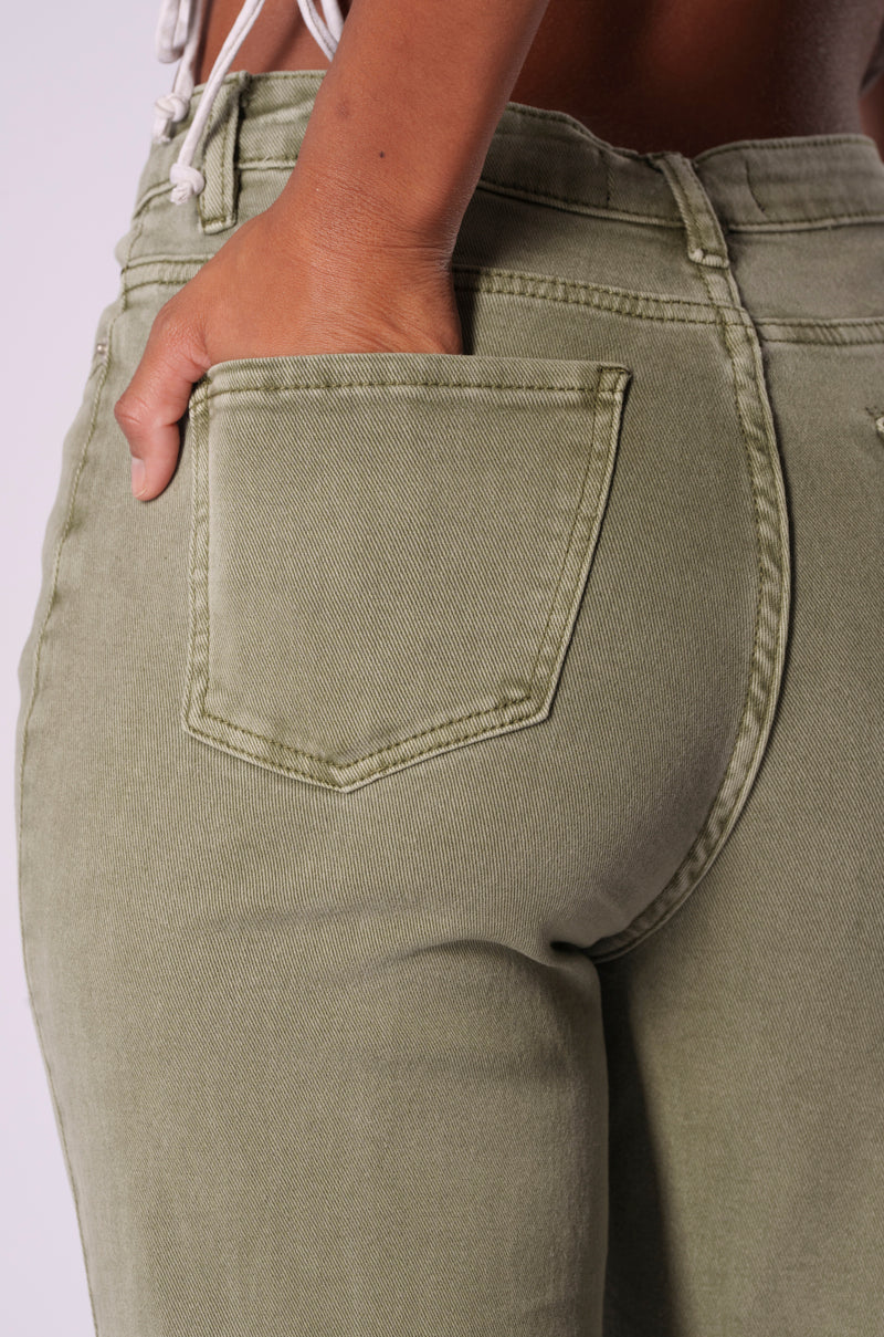 OLIVE CARGO POCKET JEAN