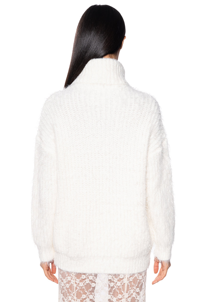 FEELING FREE FUZZY OVERSIZED TURTLENECK SWEATER