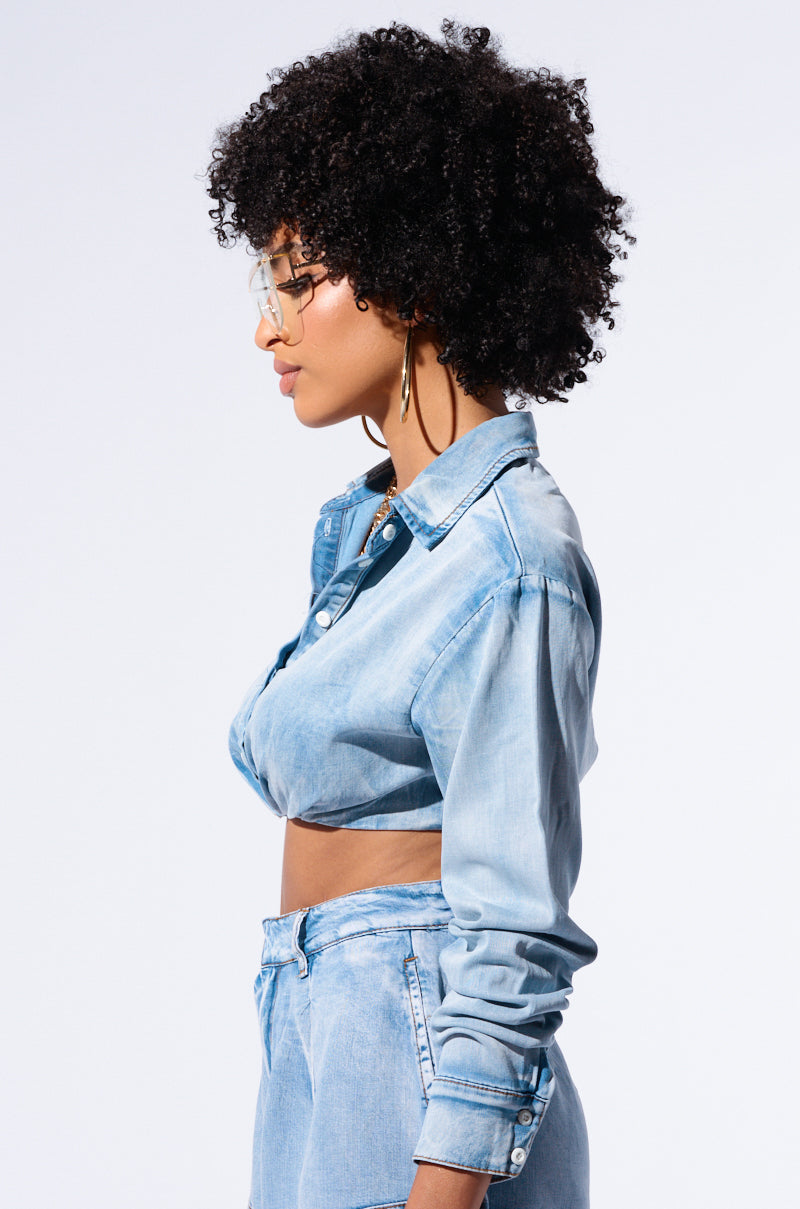 NO APOLOGIES CROP BUTTON DOWN BLOUSE