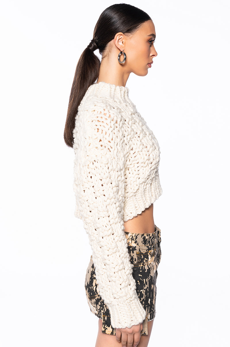 CHUNKY KNIT DOLMAN SLEEVE SWEATER IN BEIGE