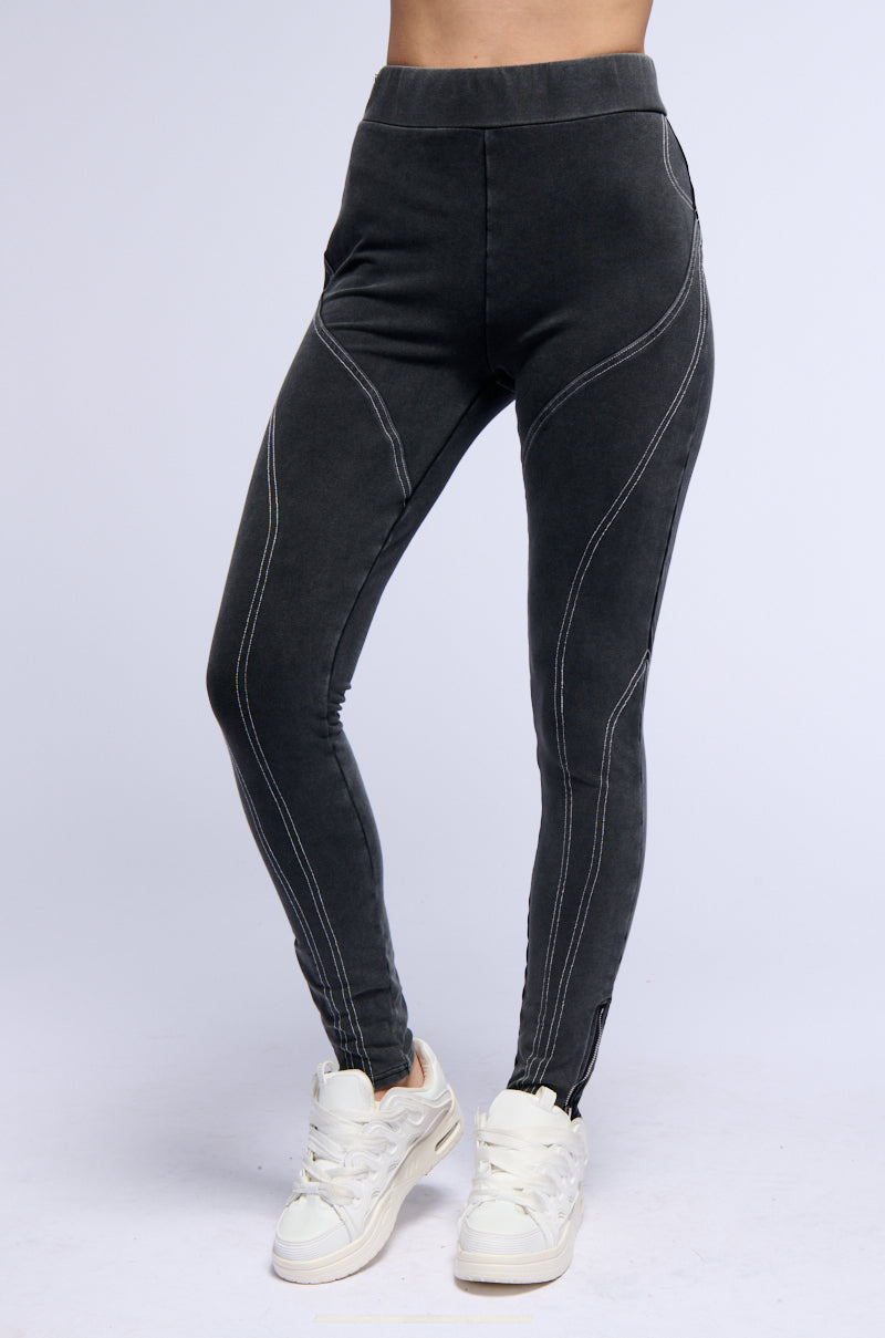 NIKKI CONTRAST LEGGING