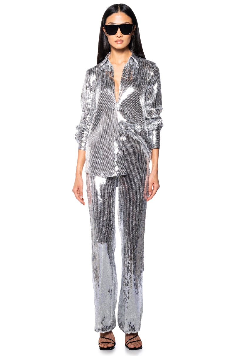 DISCO FEVER SEQUIN EMBELLISHED BUTTON DOWN TOP IN SILVER