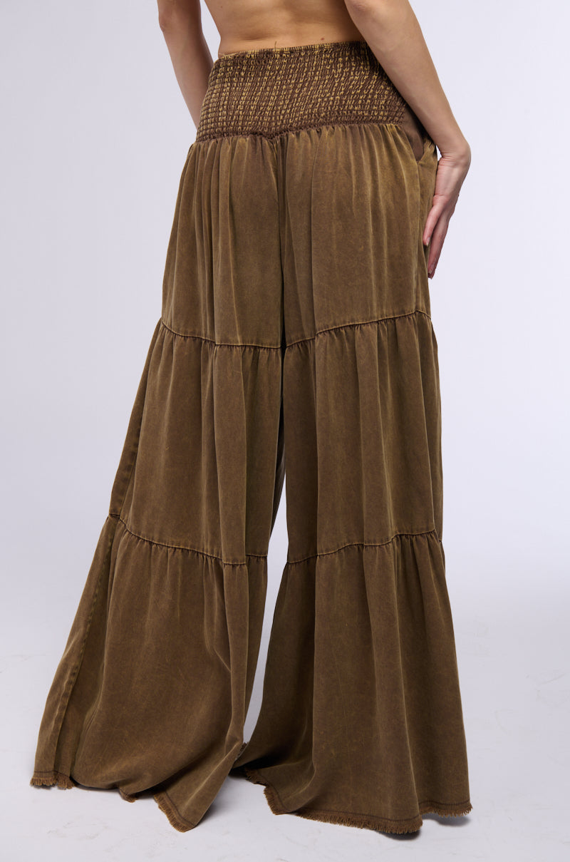 INDIE WASHED TIERED WIDE LEG PANTS