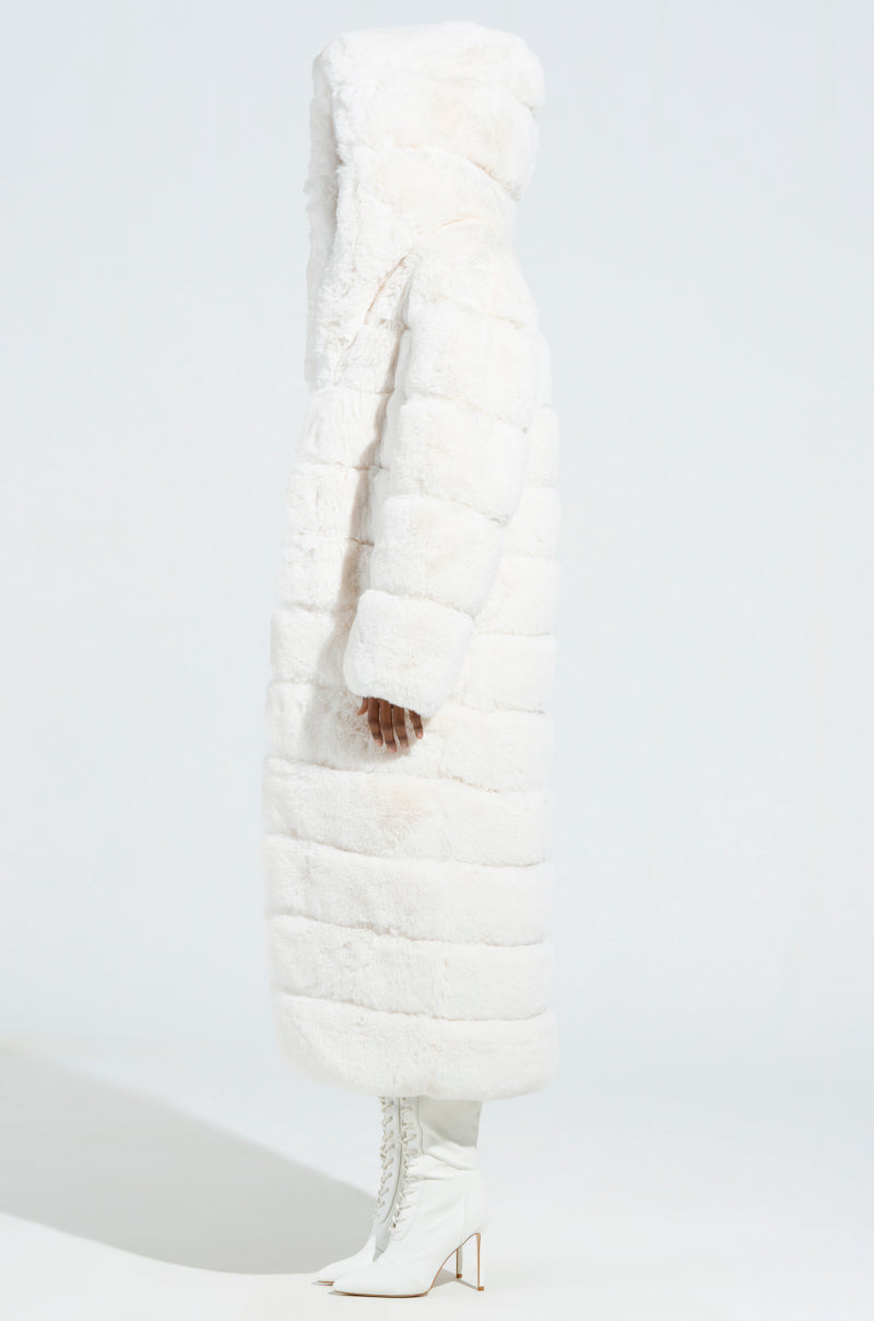 LUXE JENNY HOODED FAUX FUR TRENCH IN WHITE