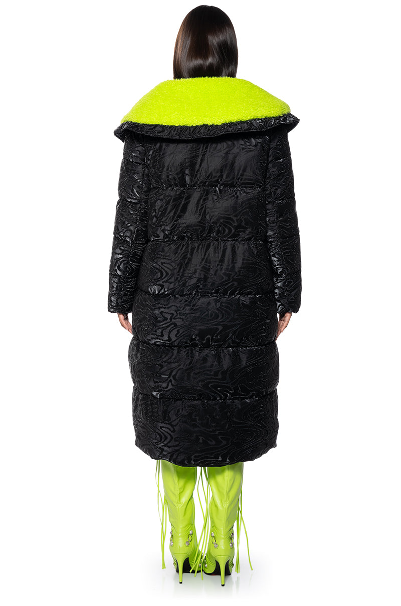 STAND OUT LONG PUFFER WITH SHERPA LINING