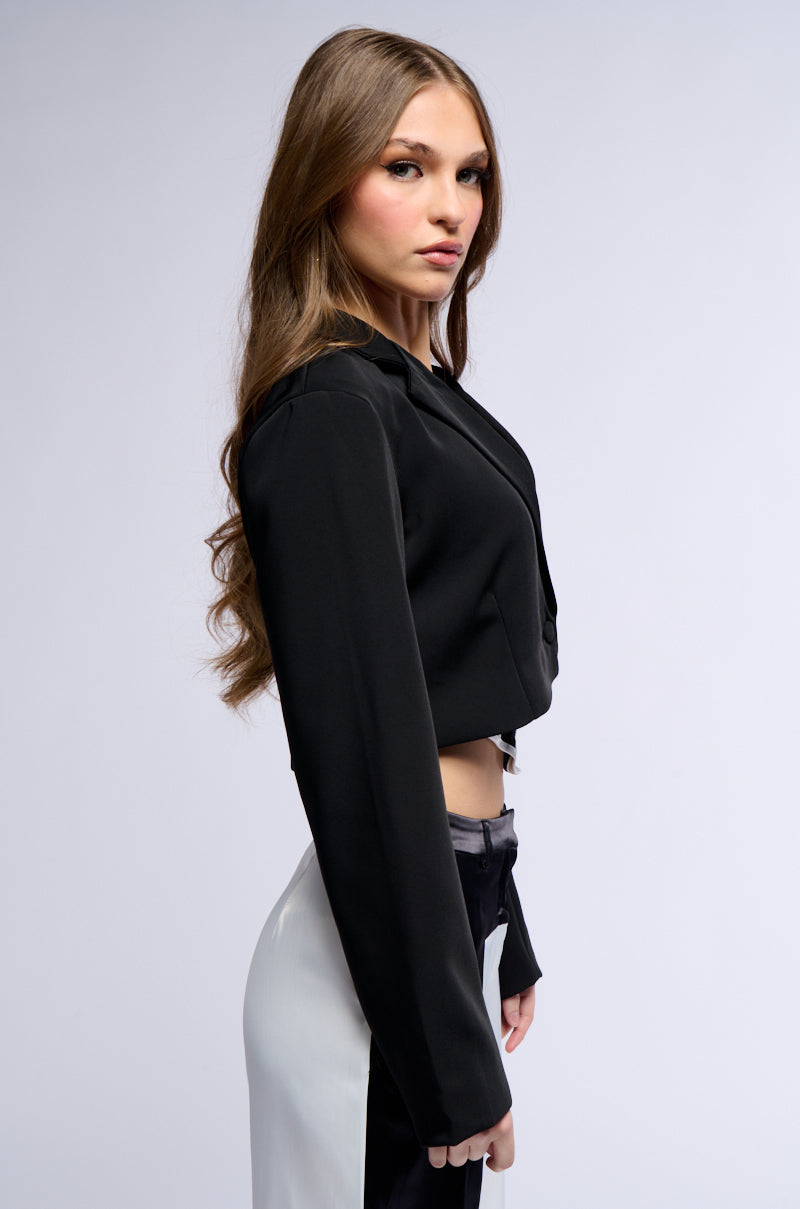 CLASSIC CROP BLAZER IN BLACK