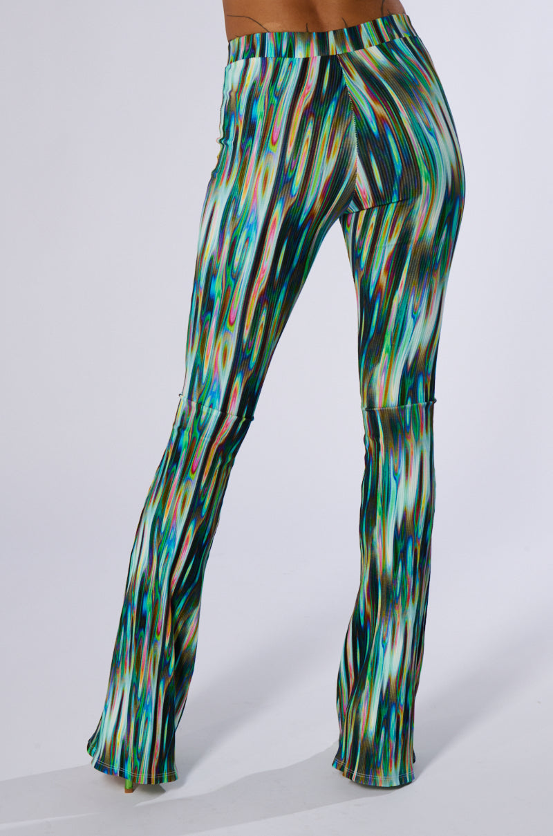 TRIPPY MULTICOLOR KICK FLARE LEGGING